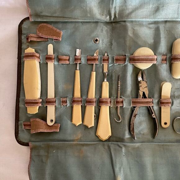 Antique 1900-1920 Tooled Leather Celluloid Travel Manicure Set Snap close - Picture 5 of 9